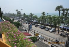 Nearby View and Attractions 3 Richman Poorman Guesthouse