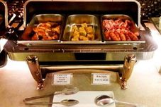 レストラン The White Hotel 8A Thai Van Lung