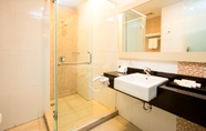 In-room Bathroom 7 Horison Ultima Timika