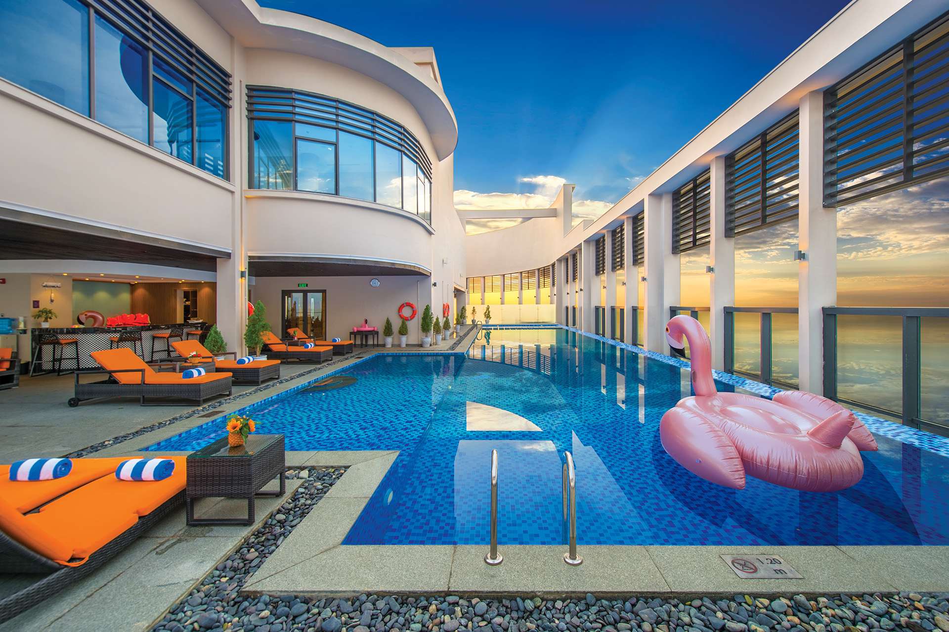 Altara Suites Danang - Khách sạn 4 sao đường Võ Nguyên Giáp Đà Nẵng
