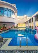 SWIMMING_POOL Altara Suites Danang