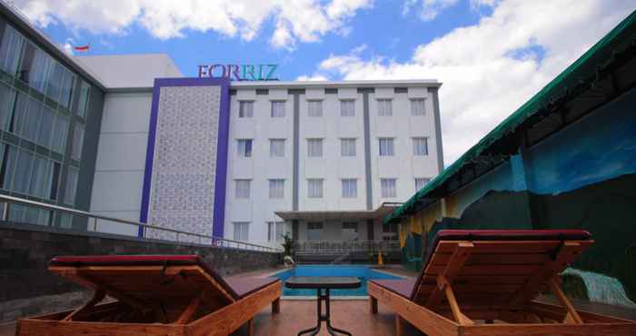 Exterior Forriz Hotel Yogyakarta