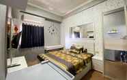 Bedroom 5 The Suite Metro Apartement by Putri King