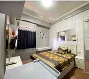 Bedroom 5 The Suite Metro Apartement by Putri King