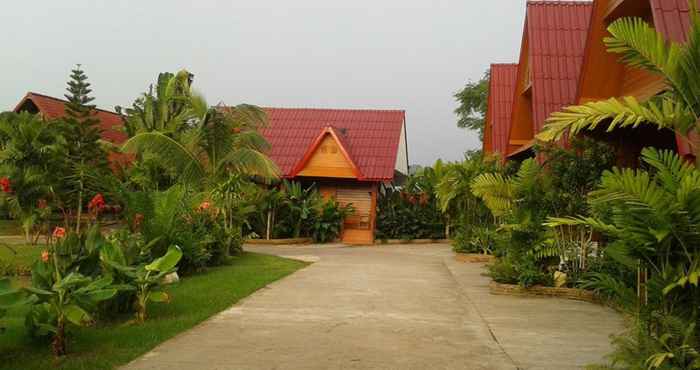Exterior Coconut Resort Nan