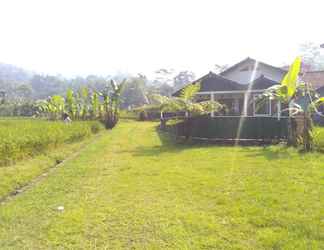 Bangunan 2 Rumah Sawah