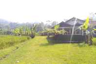 Exterior Rumah Sawah