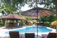 Kolam Renang Gazebo Beach Hotel