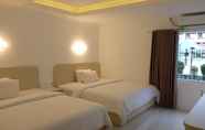 Kamar Tidur 5 Uni Beach Hotel