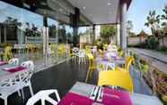 Restaurant 5 favehotel Tuban