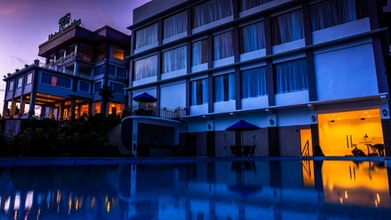 Exterior 4 Hotel Santika Luwuk - Sulawesi Tengah