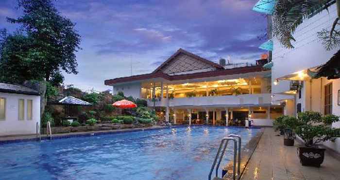 Kolam Renang Hotel Matahari Yogyakarta