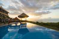 Swimming Pool Semabu Hills Hotel