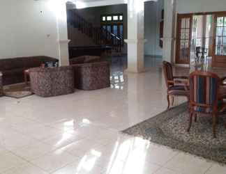 Lobi 2 Villa Cozy Anyer