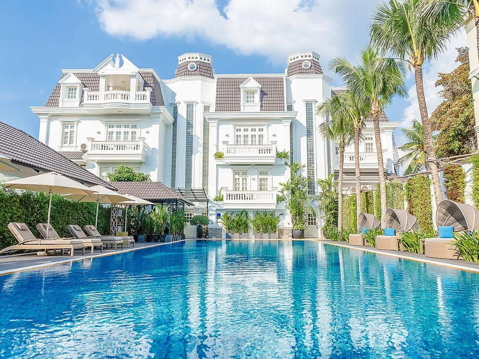 Villa Song Saigon khách sạn gần landmark 81