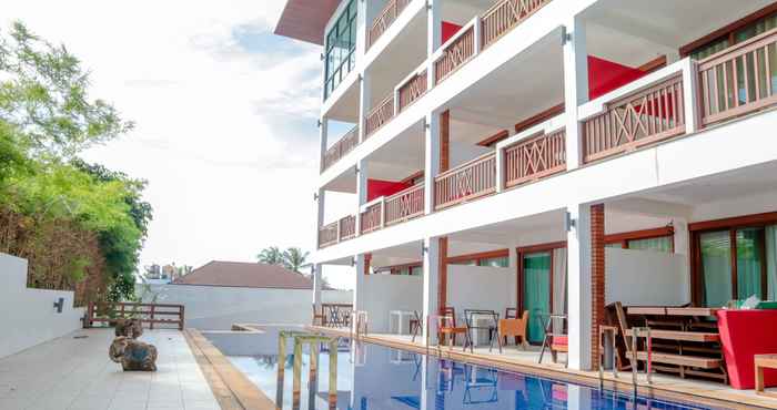 Swimming Pool Samui Makkala Resort