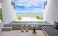 Bilik Tidur 4 Baba Beach Club Hua Hin Luxury Pool Villa Hotel by Sri Panwa