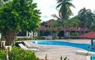 Swimming Pool 7 Sudara Beach Resort