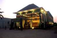 Bangunan Hotel Puri Indah