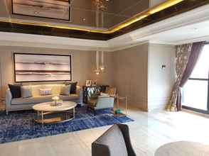 Lobby 4 Luxurious Two Bedroom Apartment at The Peak Surabaya