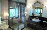 Toilet Kamar 7 I Calm Resort