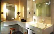 In-room Bathroom 6 Resorts World Genting - Highlands Hotel