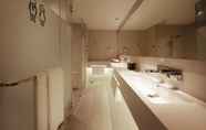 In-room Bathroom 2 Resorts World Genting - Genting SkyWorlds Hotel