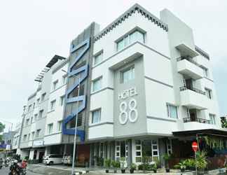 Exterior 2 Hotel 88 Jember By WH