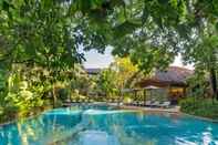 Swimming Pool Renaissance Phuket Resort & Spa