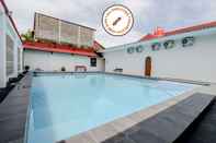 Swimming Pool Hotel Sumaryo