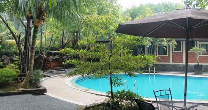 Kolam Renang New Green Sentul Resort & Hotel