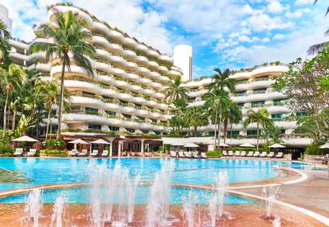 Swimming Pool Shangri-La Singapore