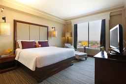 The Imperial Hotel & Convention Centre Korat, Rp 417.155
