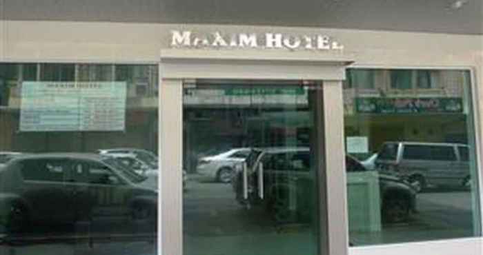 Exterior Maxim Hotel