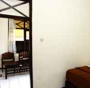 Kamar Tidur 5 Foresta Resort Padusan Cottage Cemara