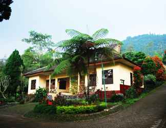 ภายนอกอาคาร 2 Foresta Resort Padusan Cottage Cemara