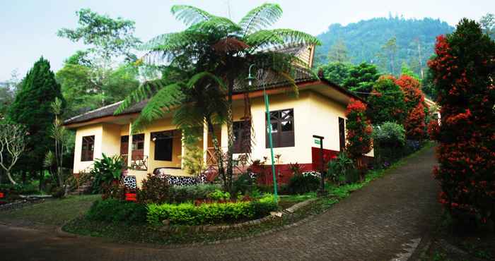 Bangunan Foresta Resort Padusan Cottage Cemara