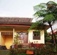 Exterior 2 Foresta Resort Padusan Cottage Cemara