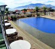 Swimming Pool 5 Best Western Plus Hotel Subic