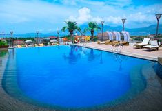 Swimming Pool 7 Best Western Plus Hotel Subic