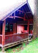 EXTERIOR_BUILDING Foresta Resort Tretes Villa Wooden House