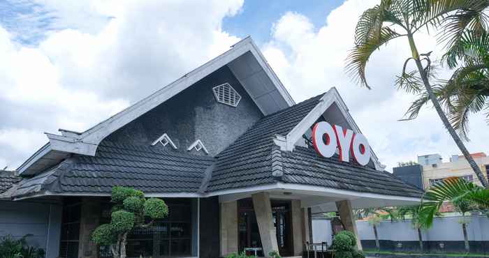 Exterior OYO 461 Hotel Madukoro Near RSI Hidayatullah