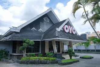 Luar Bangunan 4 OYO 461 Hotel Madukoro Near RSI Hidayatullah