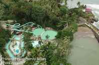 Kolam Renang Hawaii Resort Family Suites