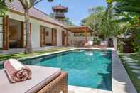 Swimming Pool Villa Puri Pura