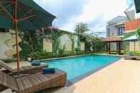 Kolam Renang Royal Majesty Villas