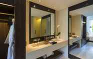 In-room Bathroom 7 Studios at Alila Seminyak