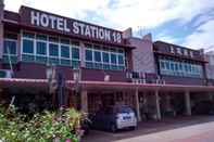 Bangunan Hotel Station 18