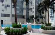 Kolam Renang 3 Victoria SOHO Suites