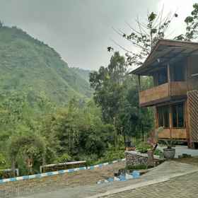 Exterior / Building 1 Kahyuna Guesthouse, Probolinggo Hotels